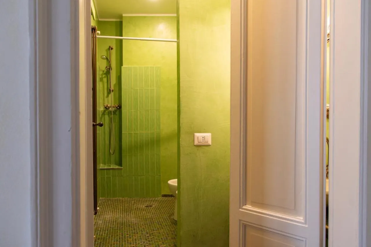 Apartment Youhosty - Ugo Bassi Milan