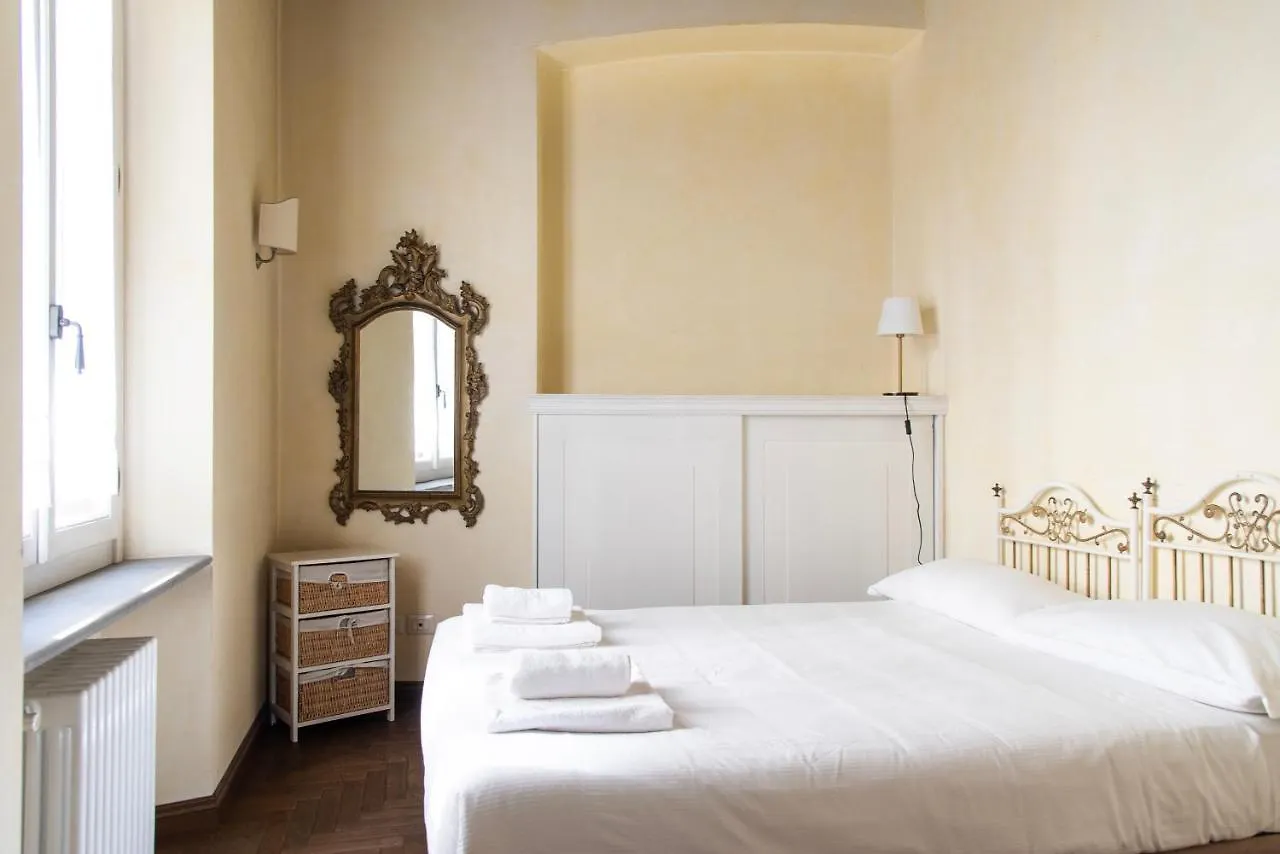 Youhosty - Ugo Bassi Milan Italy