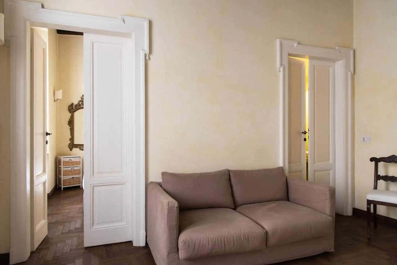 Apartment Youhosty - Ugo Bassi Milan
