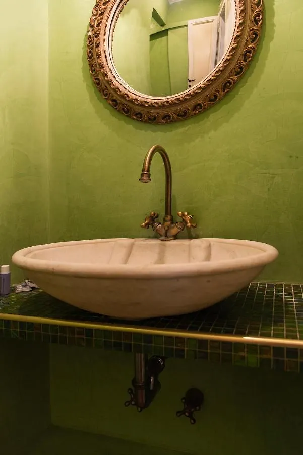 Apartment Youhosty - Ugo Bassi Milan